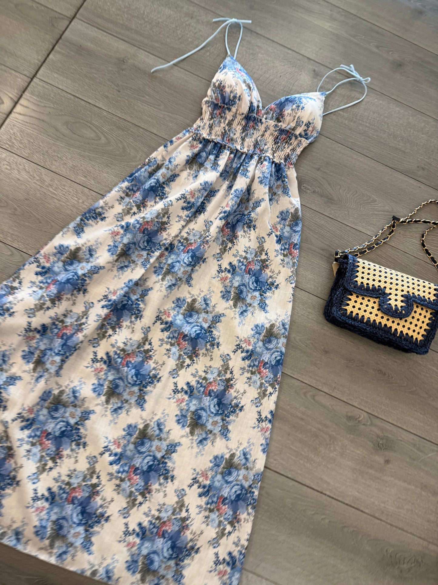 Dress axan