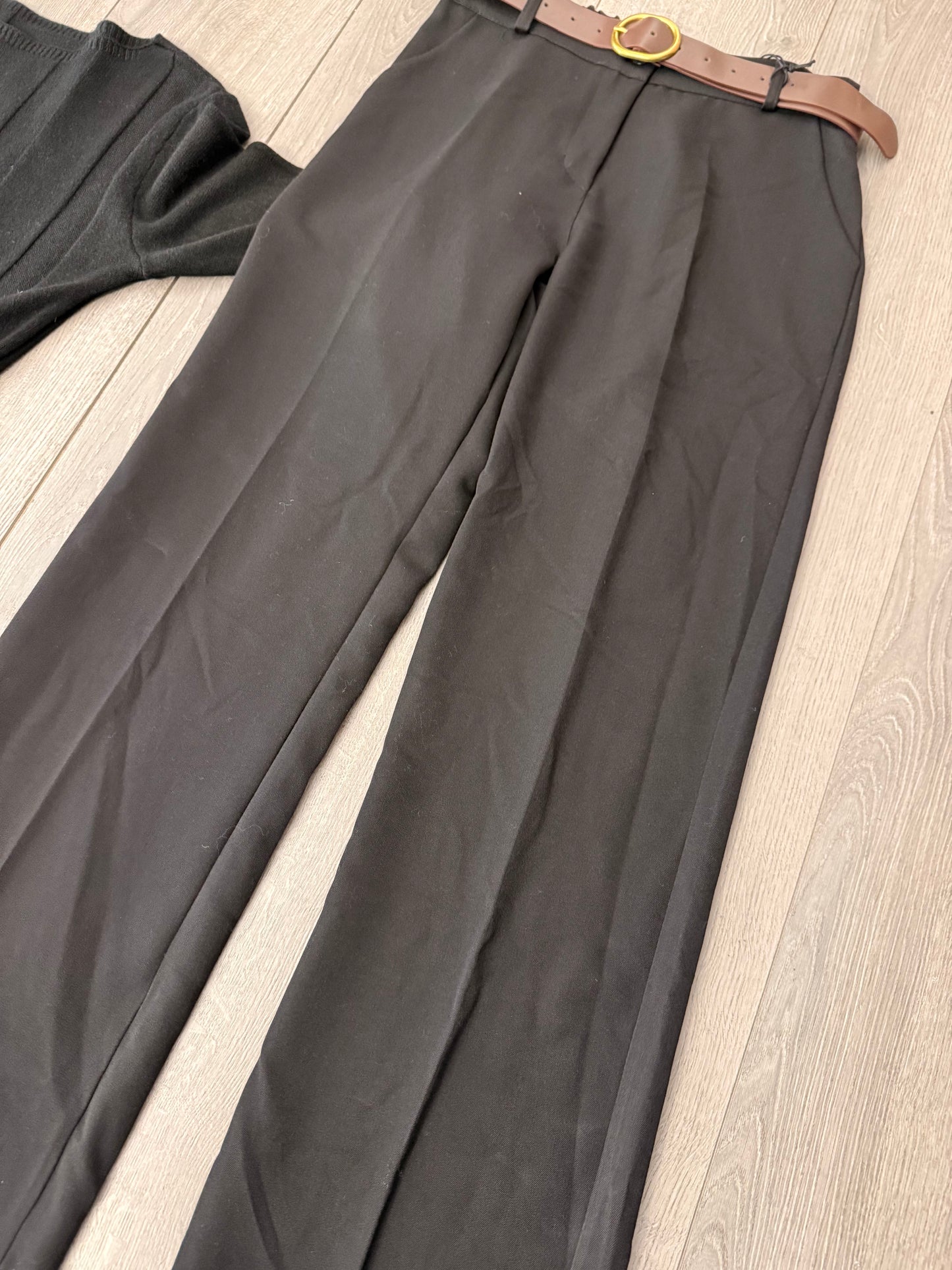 Pantalone a palazzo stretto