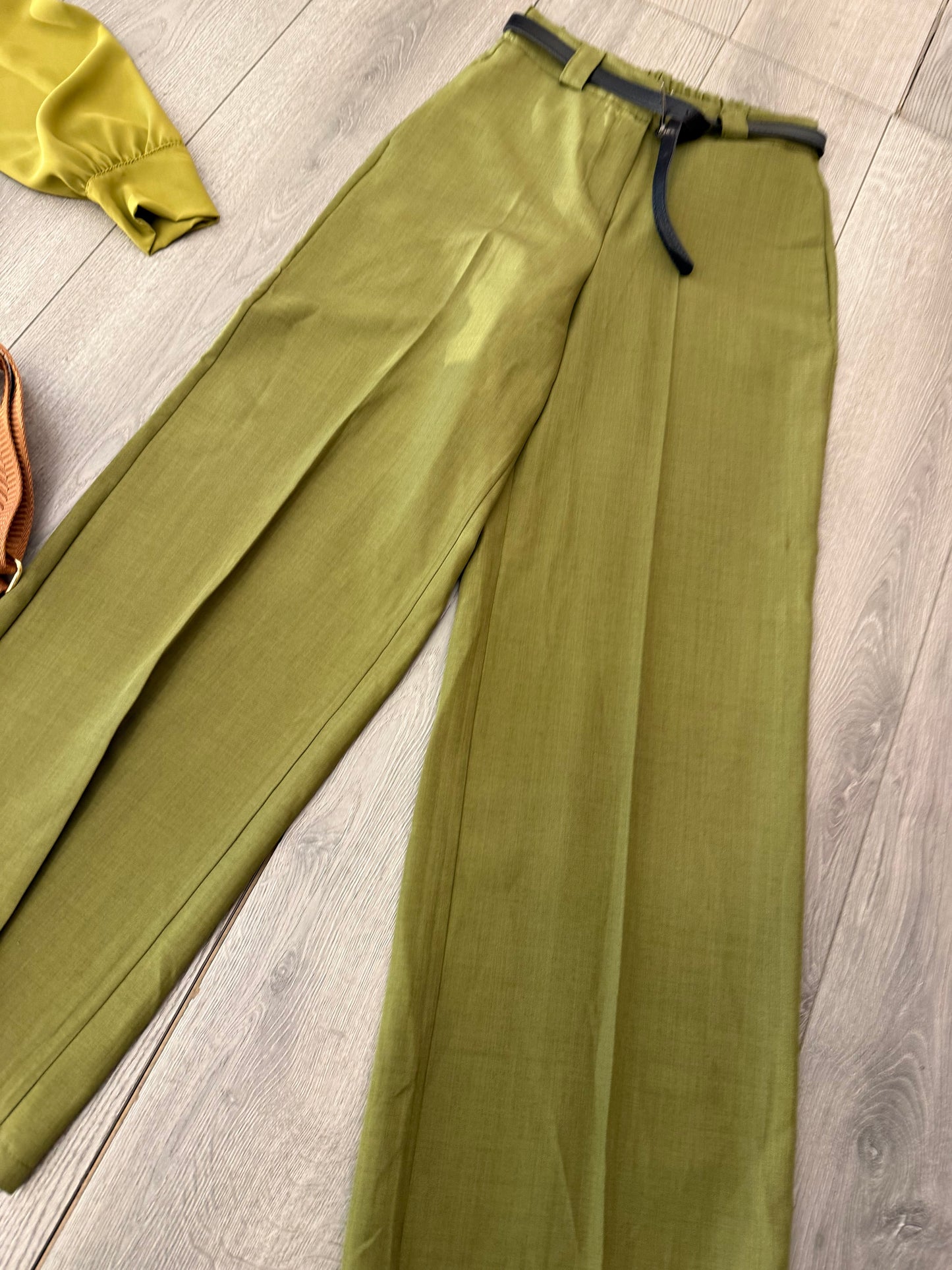 Pantalone verde  vita alta